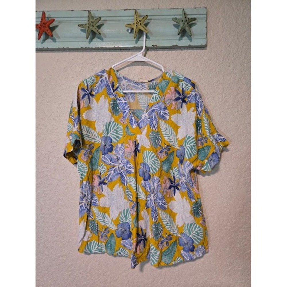 Easel Floral Tee